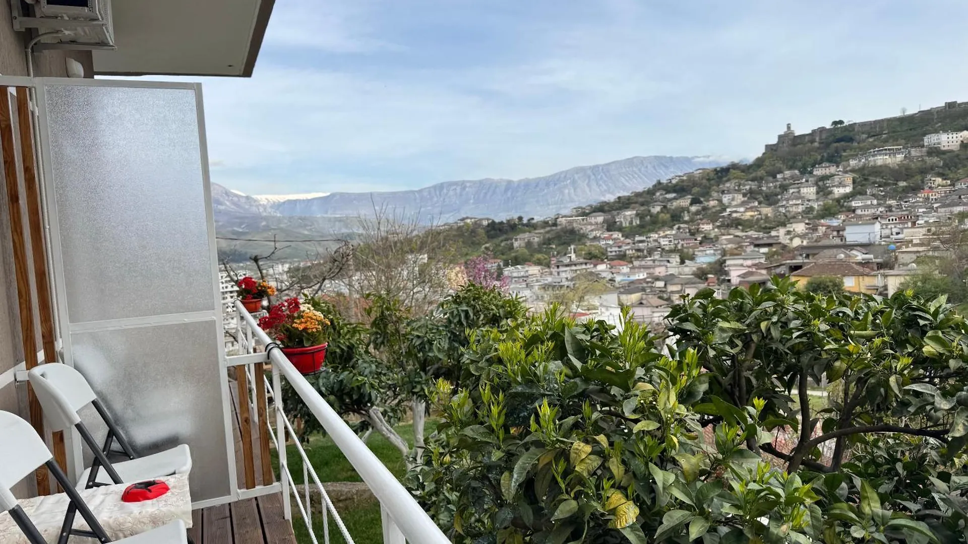 Ilvi Guesthouse Gjirokastër Pensión