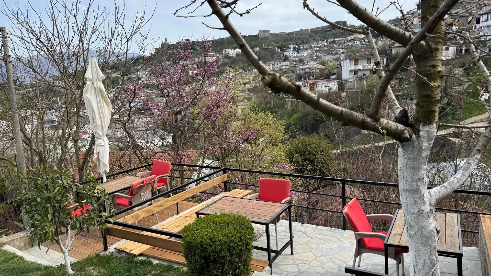Ilvi Guesthouse Gjirokastër 0*,